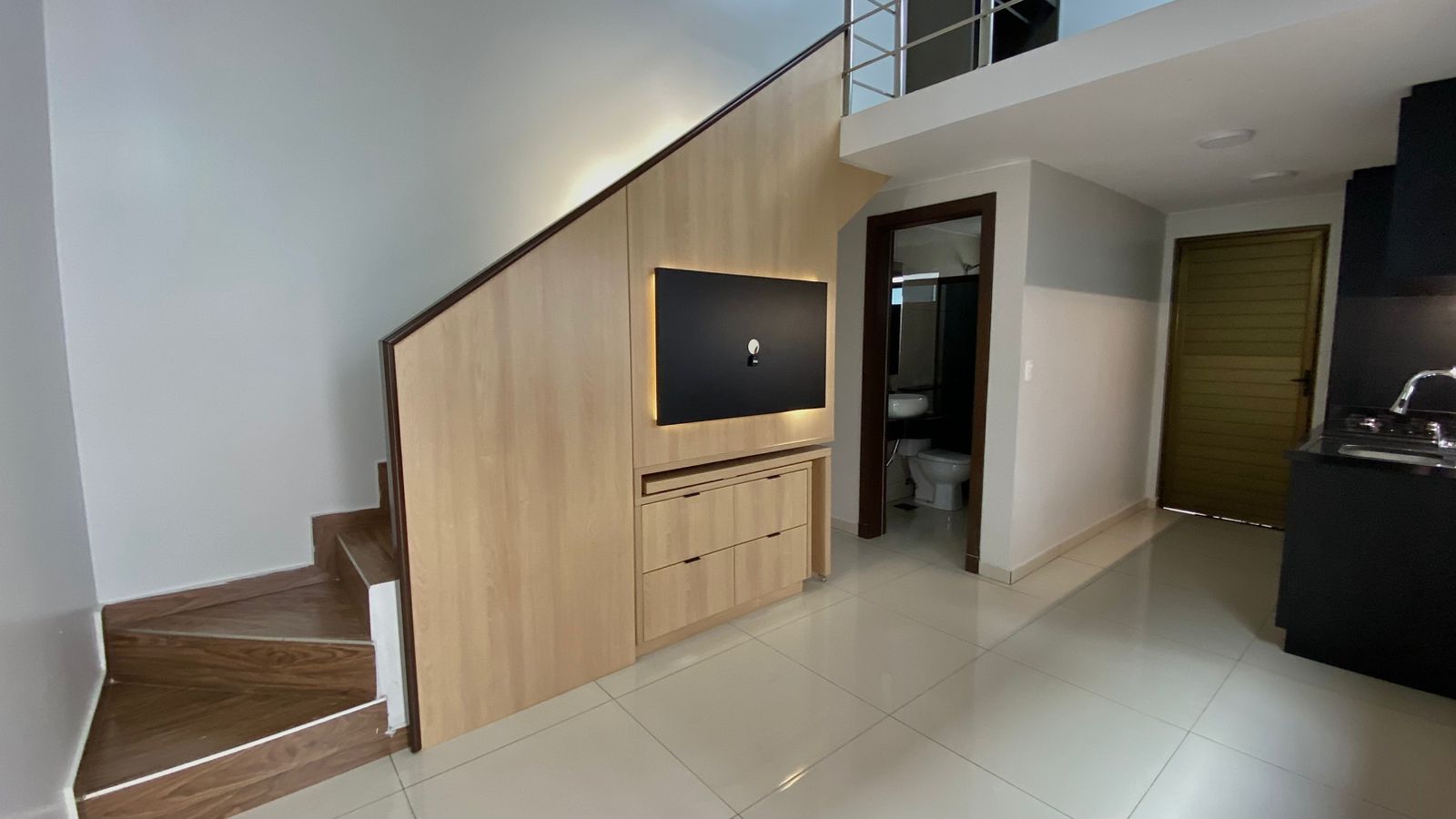 1000030611 Loft