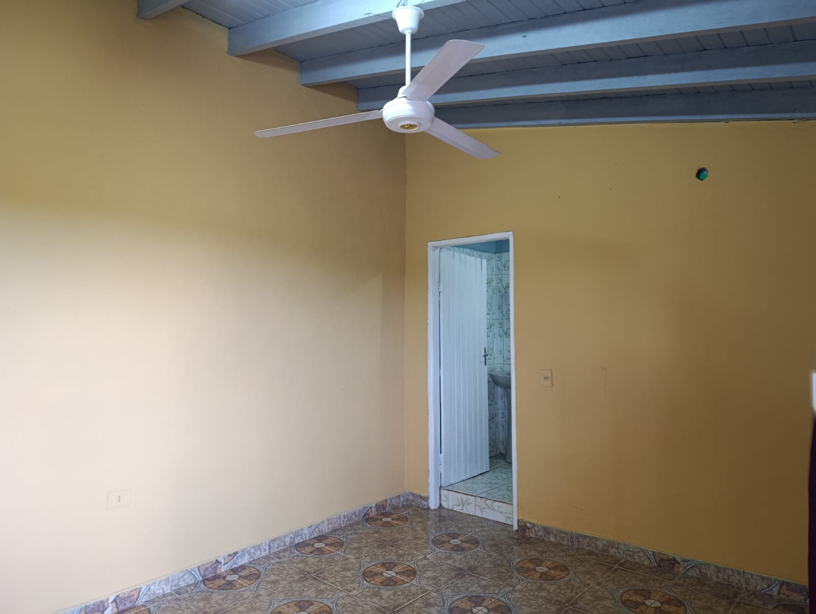 1000032684 Monoambiente