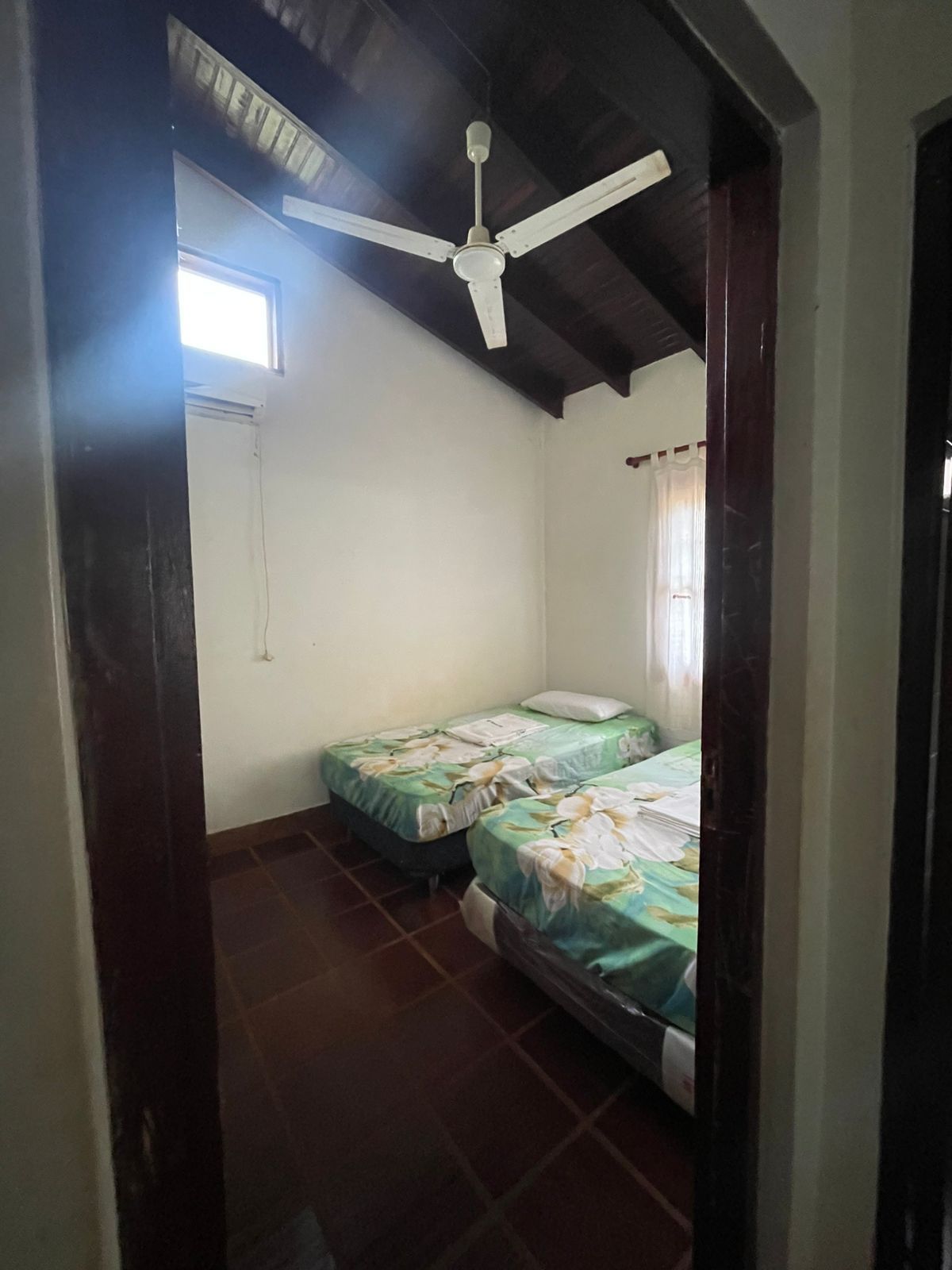 1000032877 Casa Mobiliada