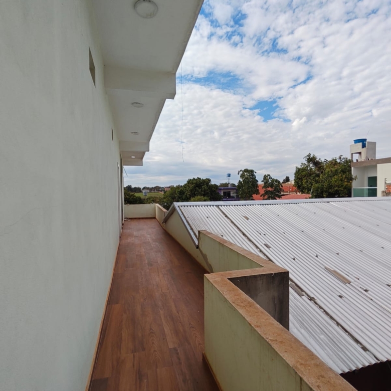 Apartamento mobiliado no km 8, a 800 metros hospital escola ucp, em ciudad del este.