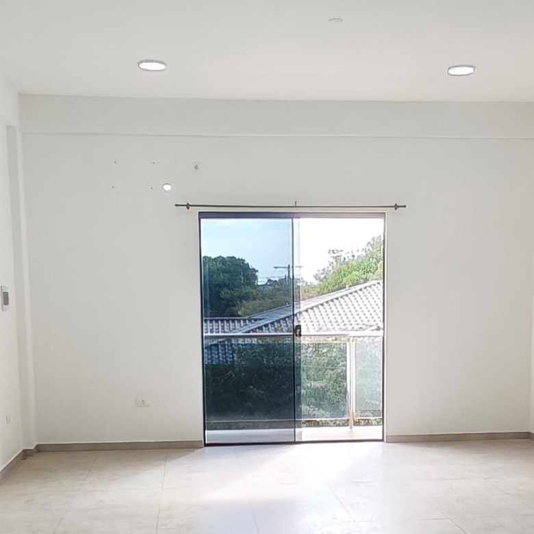 Apartamento mobiliado no km 8, a 800 metros hospital escola ucp, em ciudad del este.