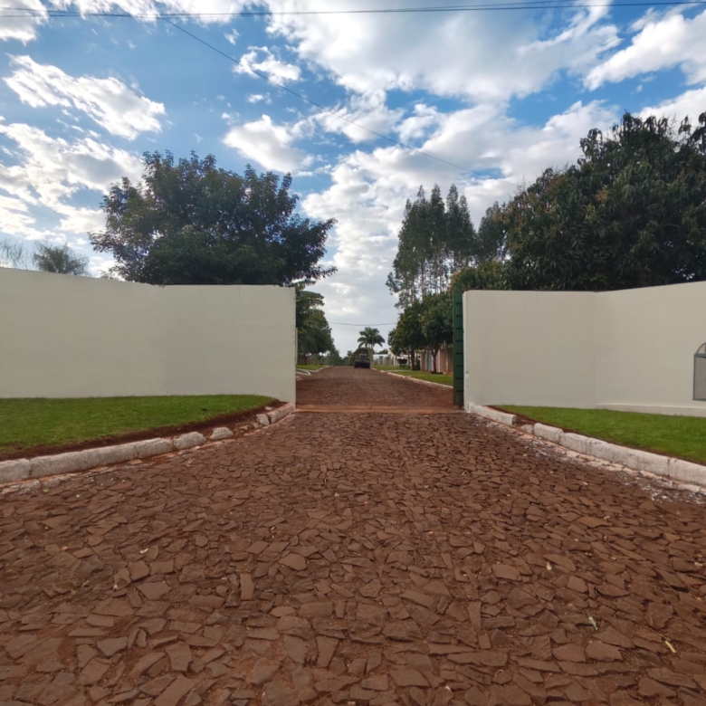 Casa 2 quartos com piscina km 10