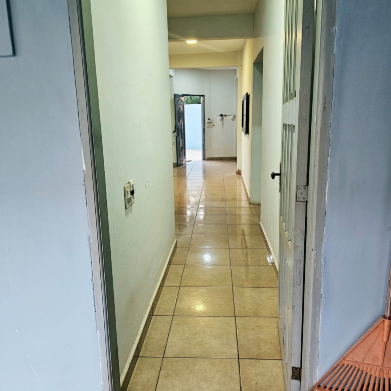 Casa 2 pisos a metros da Av. riquelme km 7 ciudad nueva