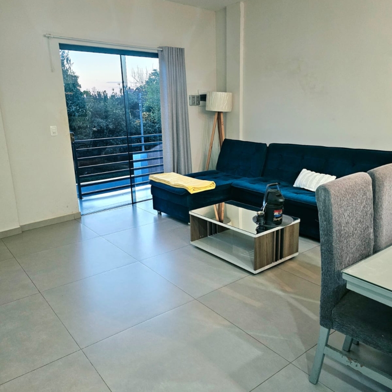 Casa 2 pisos a metros da Av. riquelme km 7 ciudad nueva