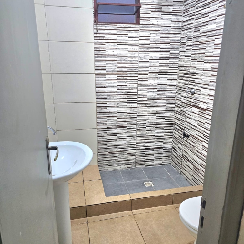 Casa 2 pisos a metros da Av. riquelme km 7 ciudad nueva