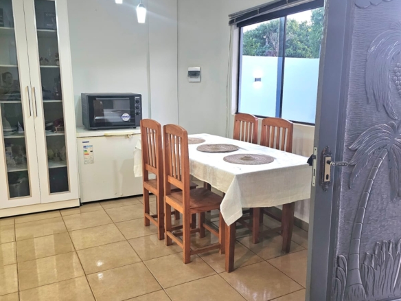 Casa 2 pisos a metros da Av. riquelme km 7 ciudad nueva