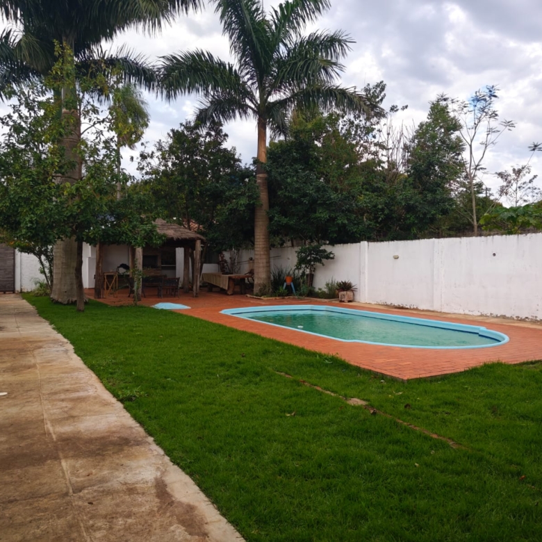 Casa 2 quartos com piscina km 10