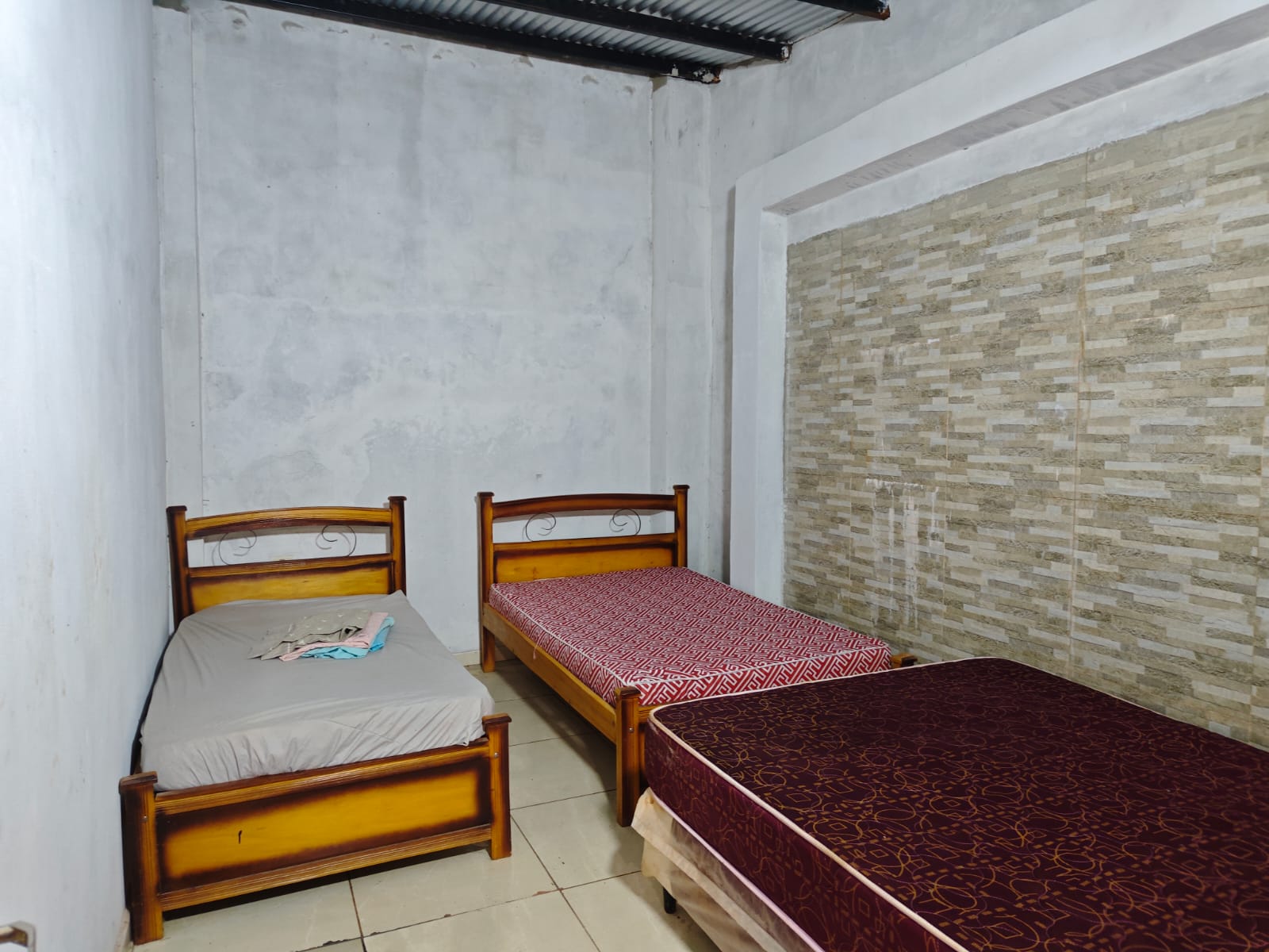 Casa 2 quartos com piscina km 10