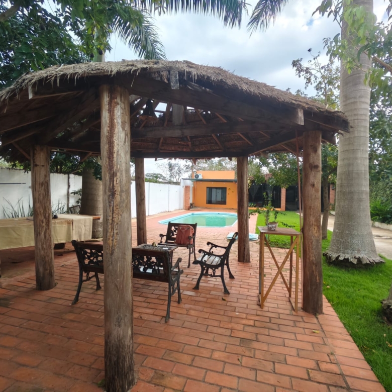 Casa 2 quartos com piscina km 10