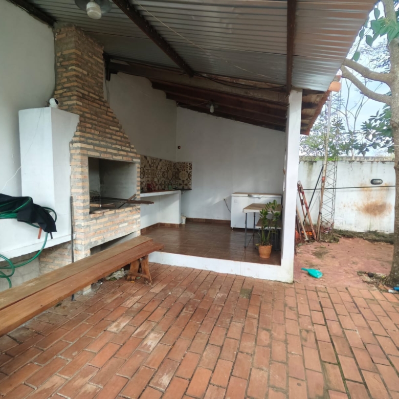 Casa 2 quartos com piscina km 10
