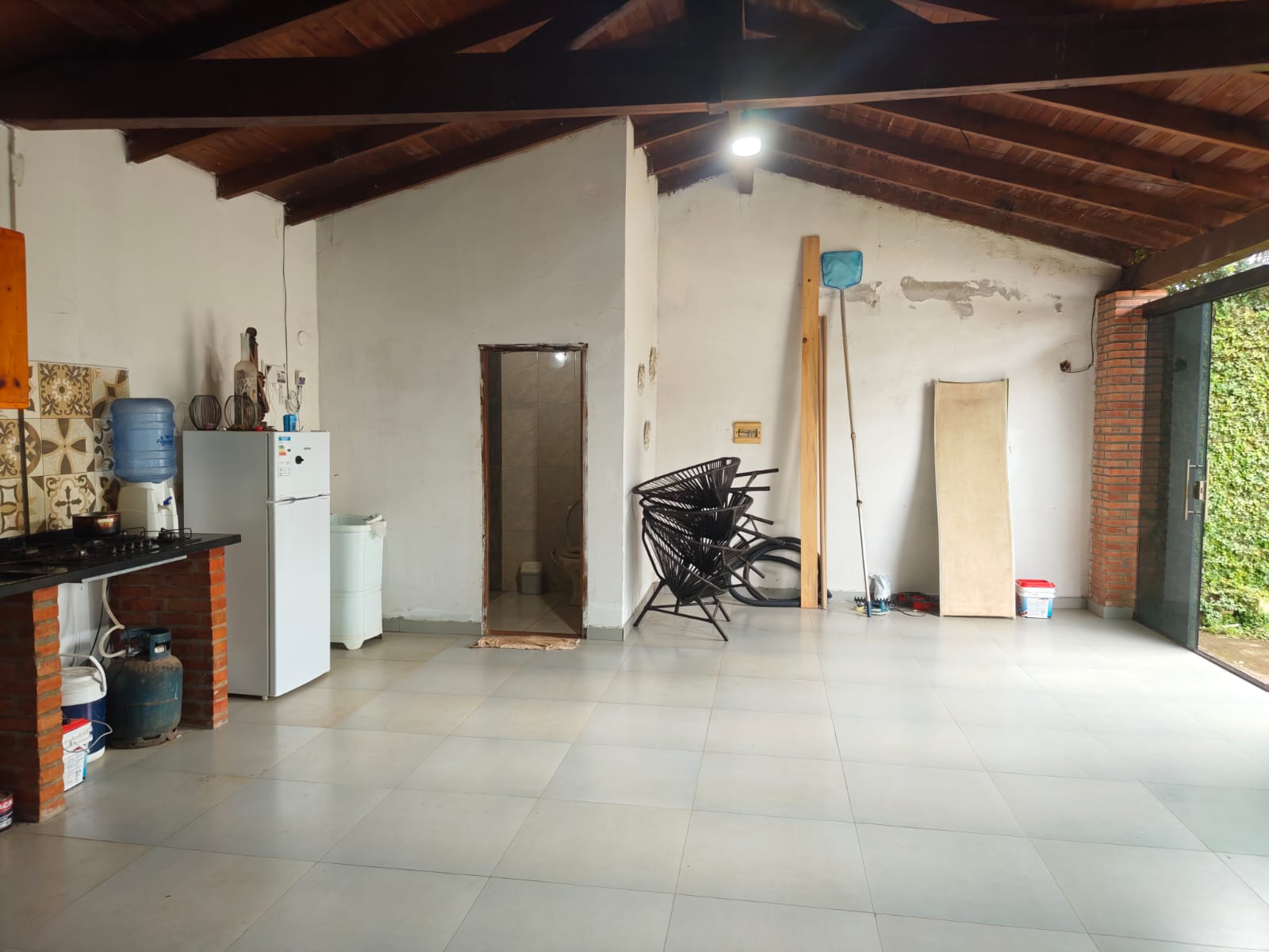 Casa 2 quartos com piscina km 10
