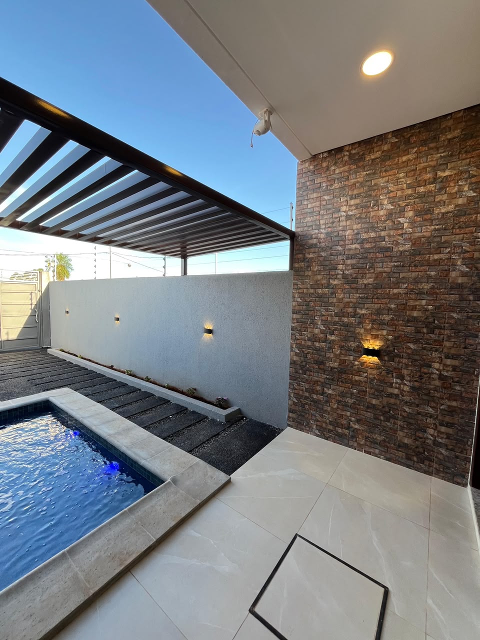 Casa 2 quartos com piscina em km 7 ciudad nueva