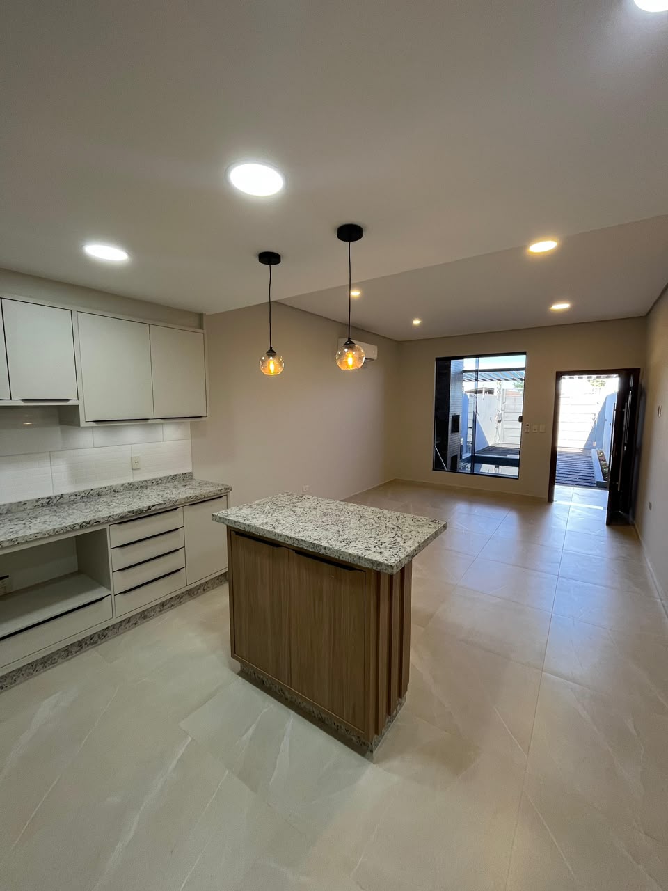Casa 2 quartos com piscina em km 7 ciudad nueva