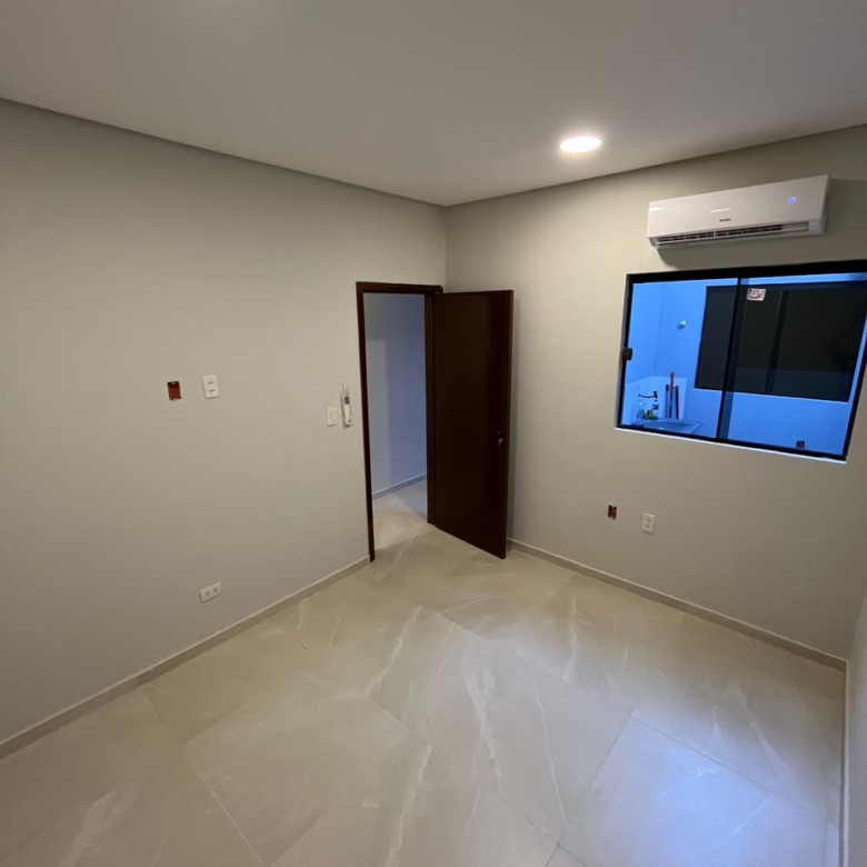 Casa 2 quartos com piscina em km 7 ciudad nueva