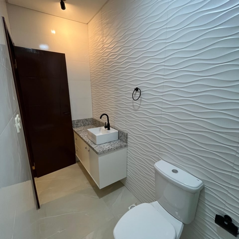 Casa 2 quartos com piscina em km 7 ciudad nueva