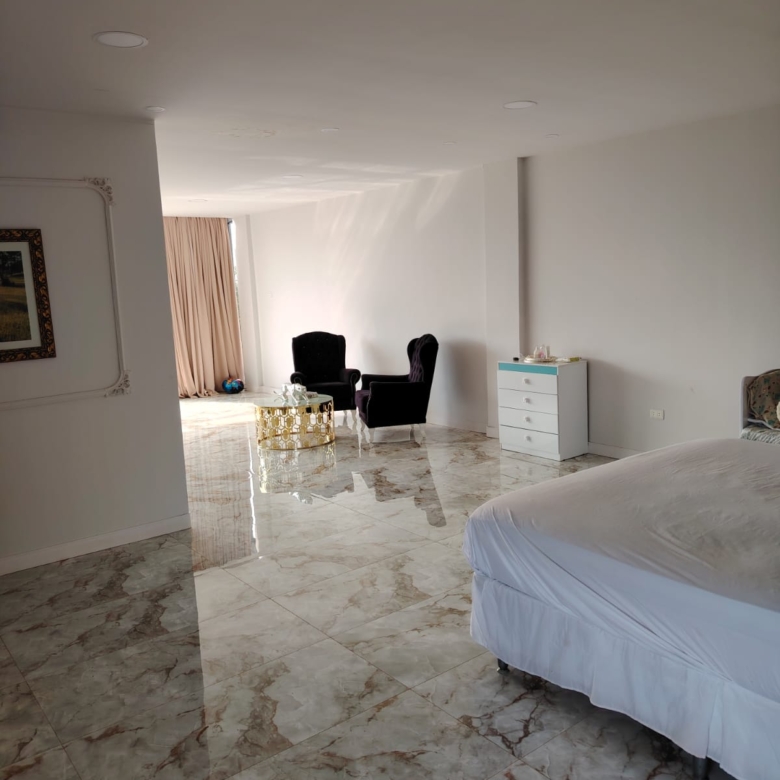 Casa alto padrão 4 quanrtos 3 banheiros condominio
