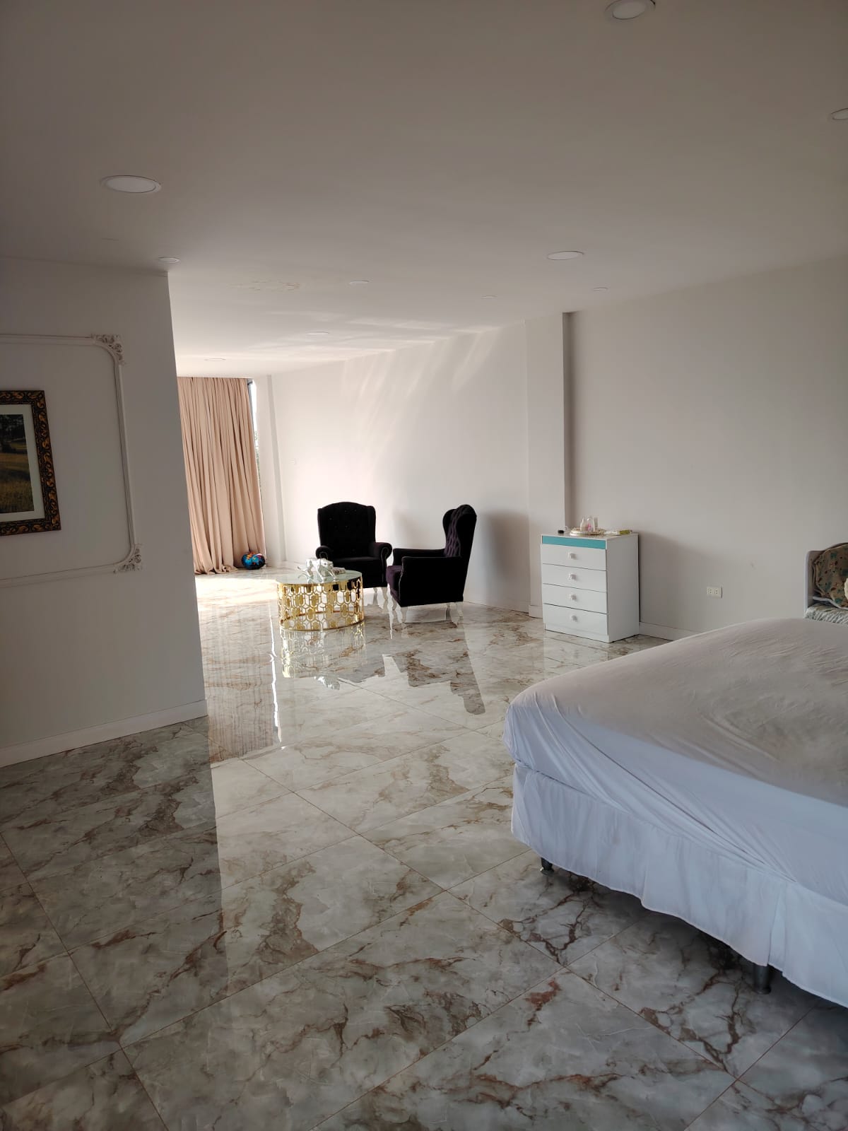 Casa alto padrão 4 quanrtos 3 banheiros condominio