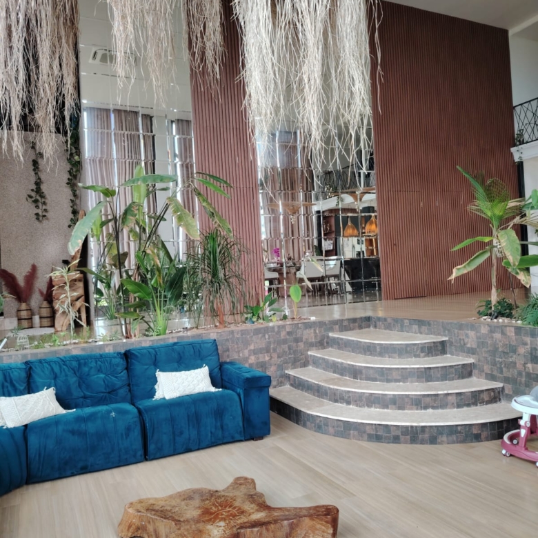 Casa alto padrão 4 quanrtos 3 banheiros condominio