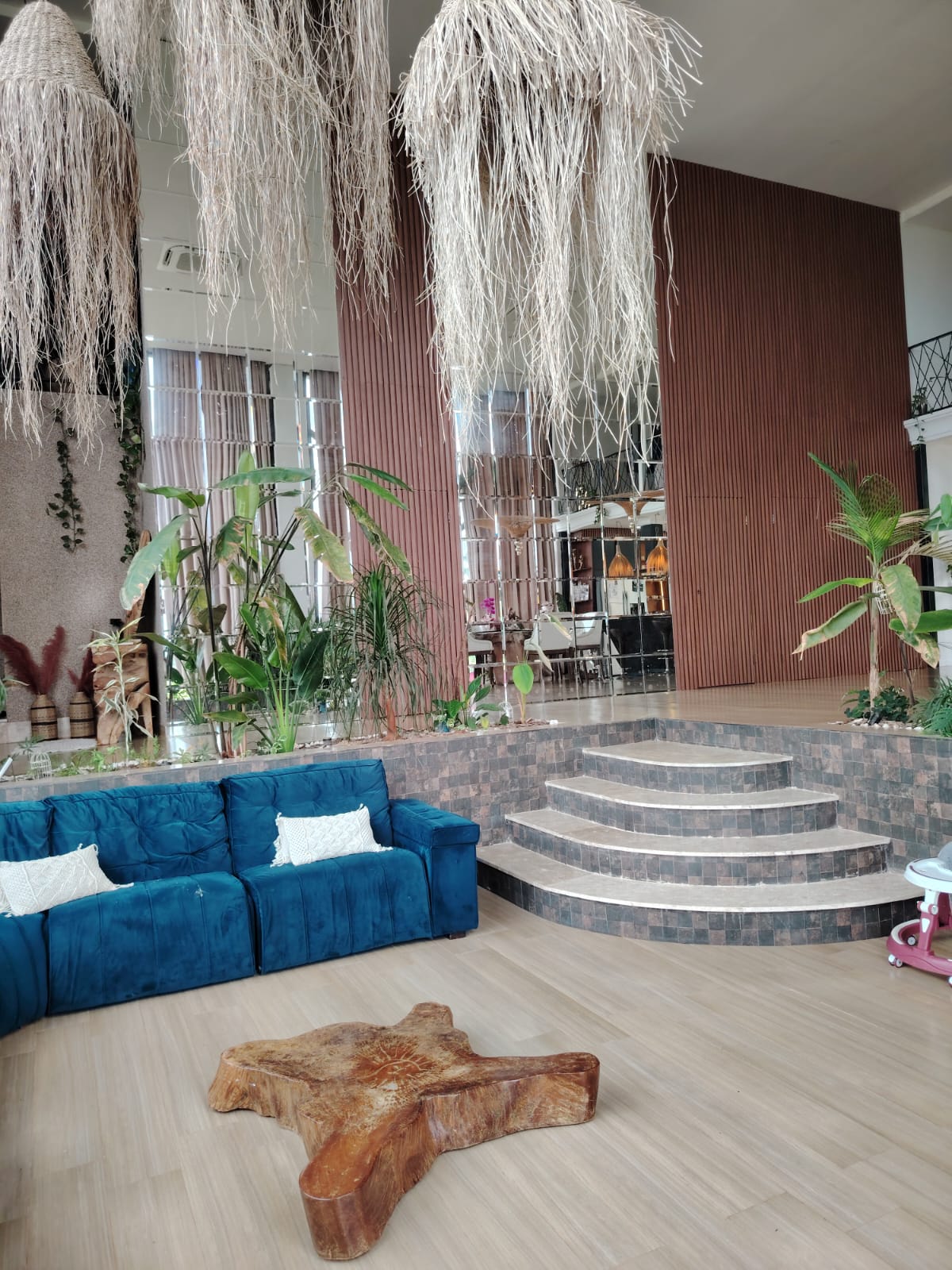 Casa alto padrão 4 quanrtos 3 banheiros condominio