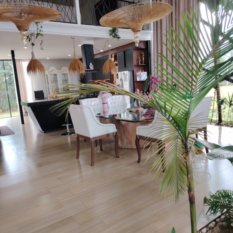 Casa alto padrão 4 quanrtos 3 banheiros condominio
