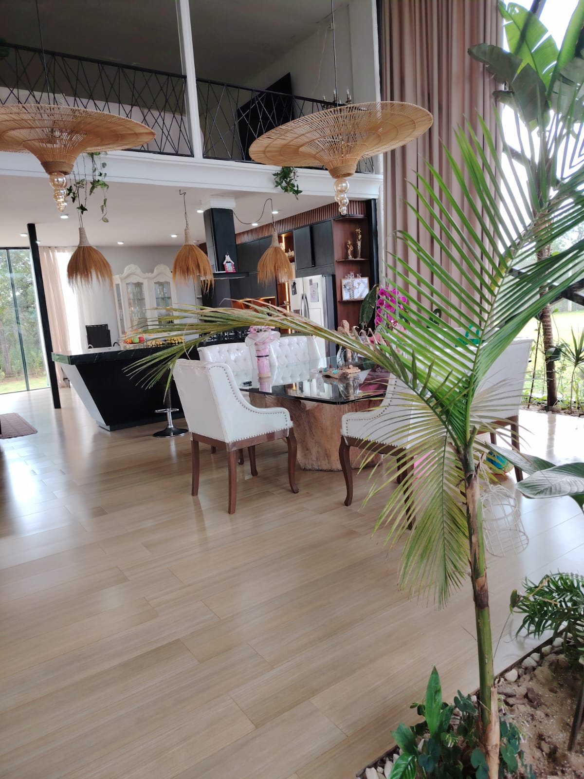 Casa alto padrão 4 quanrtos 3 banheiros condominio