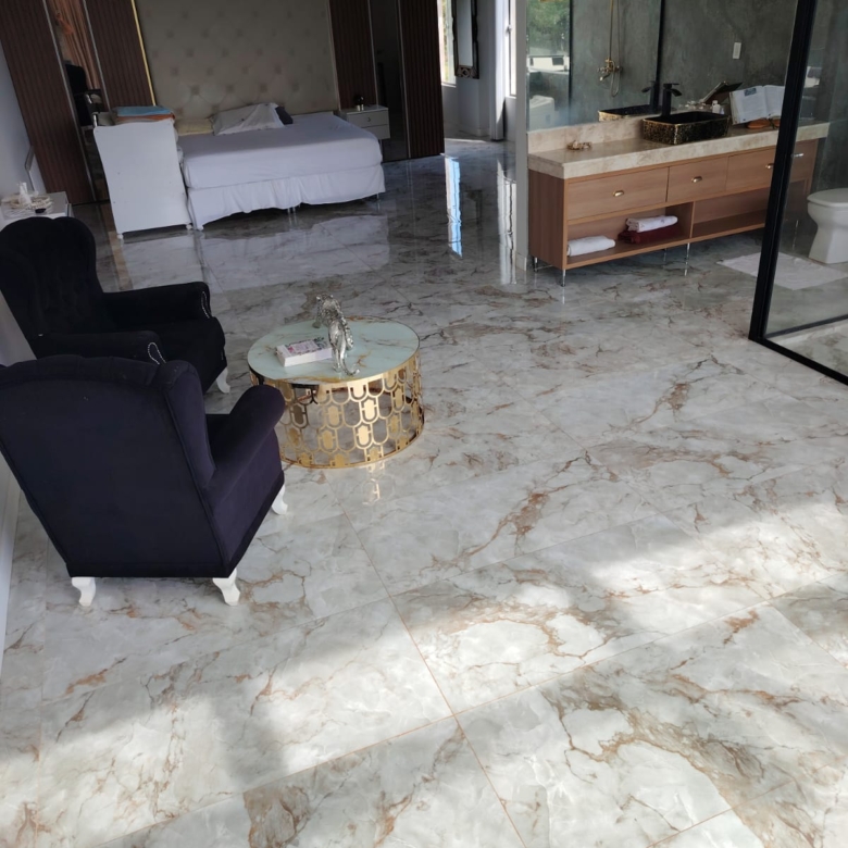 Casa alto padrão 4 quanrtos 3 banheiros condominio