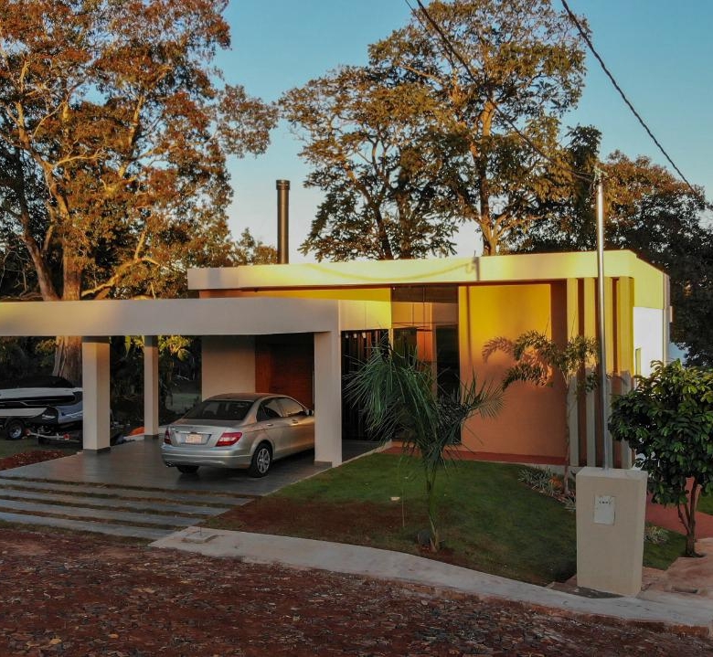 casa alto padrão com 4 suites em hernandarias