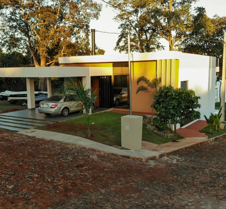 casa alto padrão com 4 suites em hernandarias