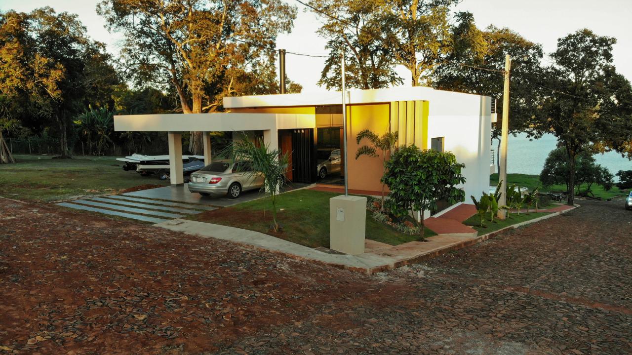 casa alto padrão com 4 suites em hernandarias