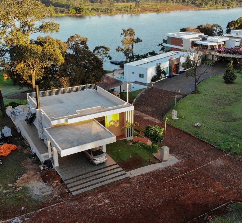 casa alto padrão com 4 suites em hernandarias