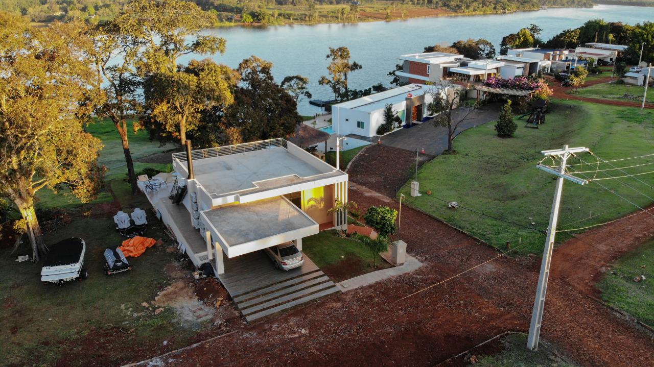casa alto padrão com 4 suites em hernandarias