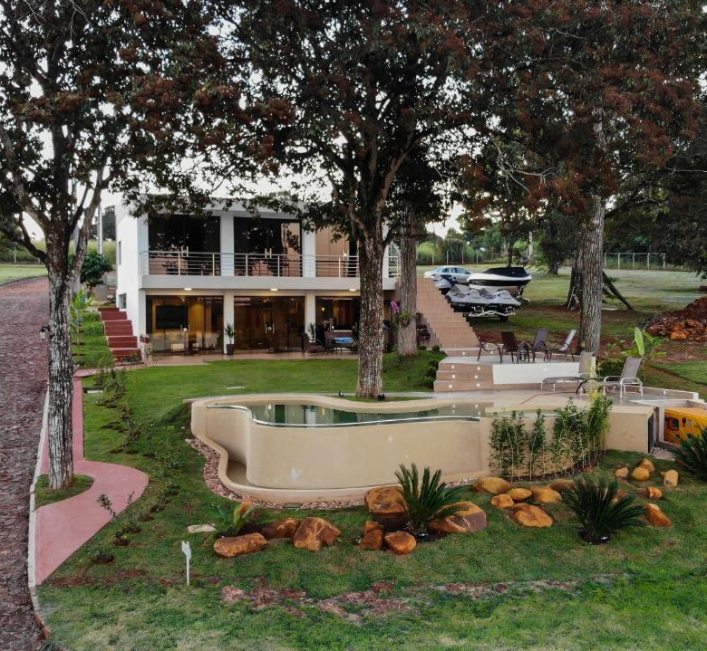 casa alto padrão com 4 suites em hernandarias