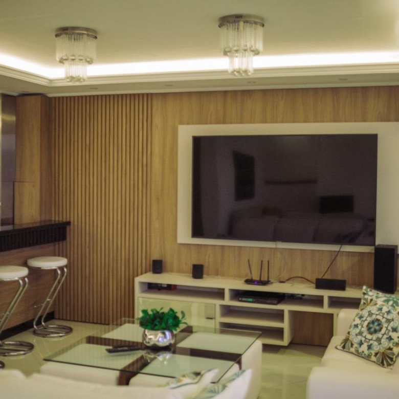 casa alto padrão com 4 suites em hernandarias
