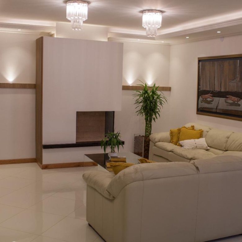 casa alto padrão com 4 suites em hernandarias