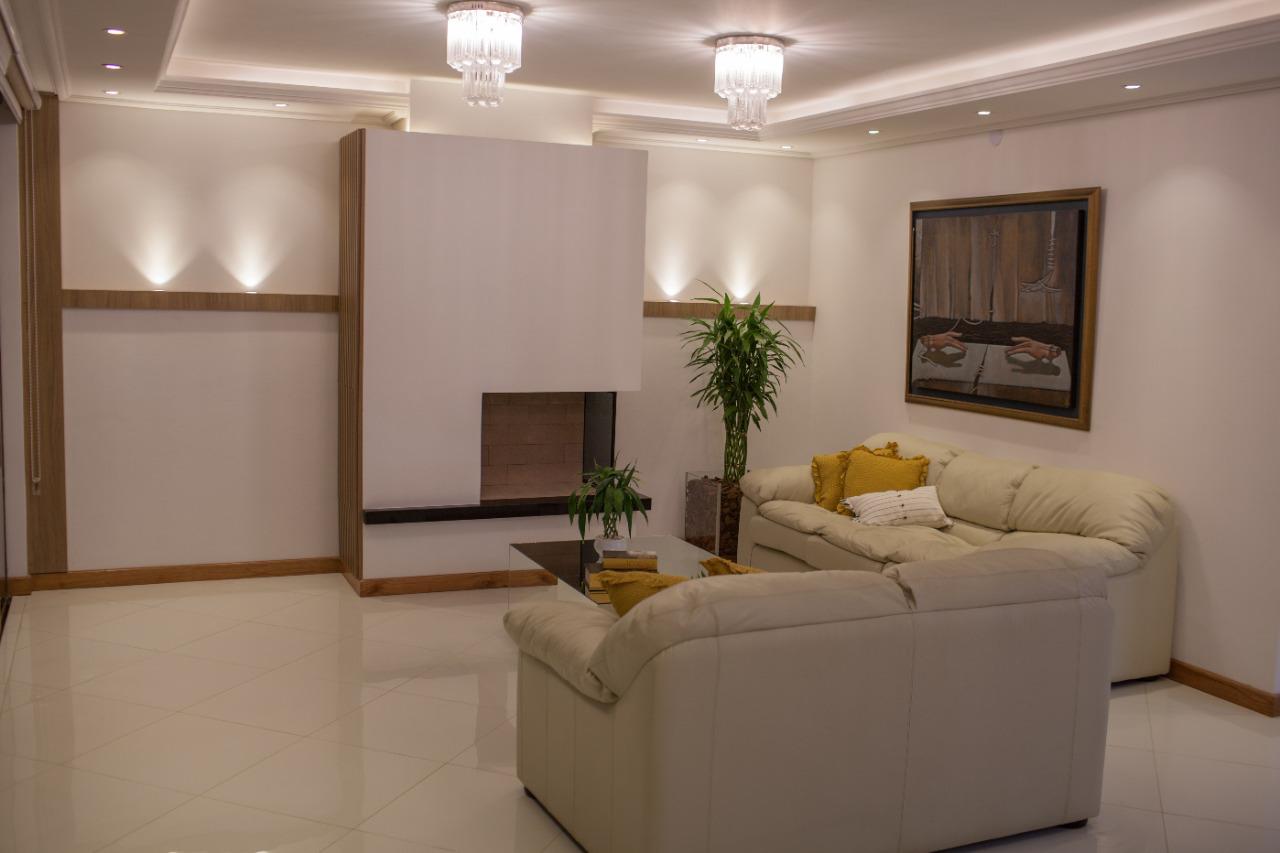 casa alto padrão com 4 suites em hernandarias