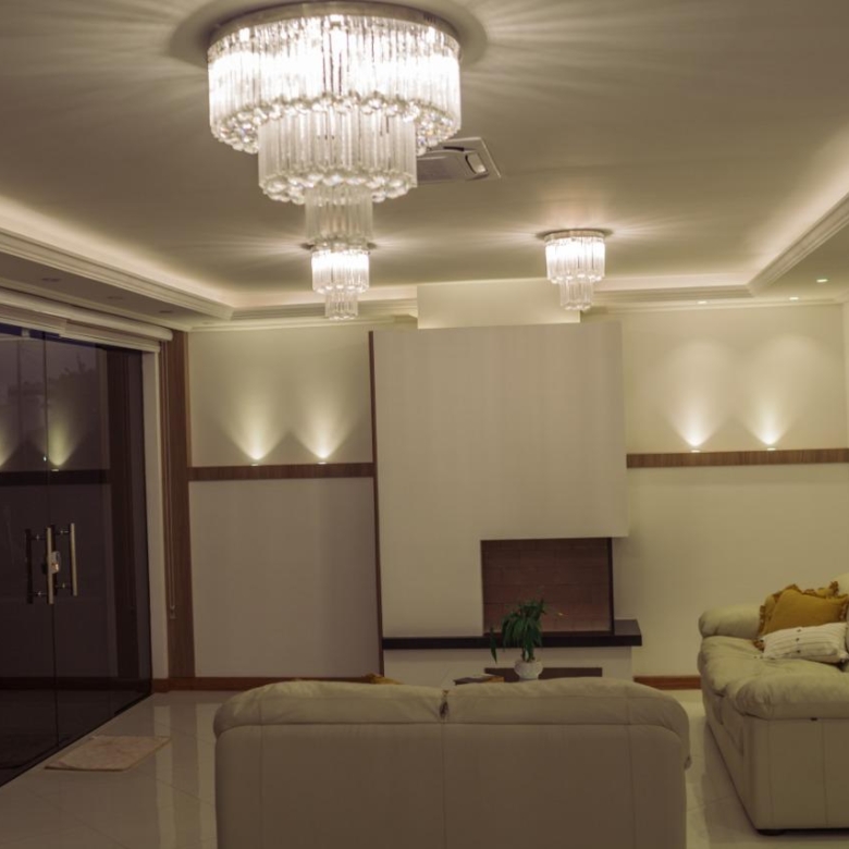 casa alto padrão com 4 suites em hernandarias