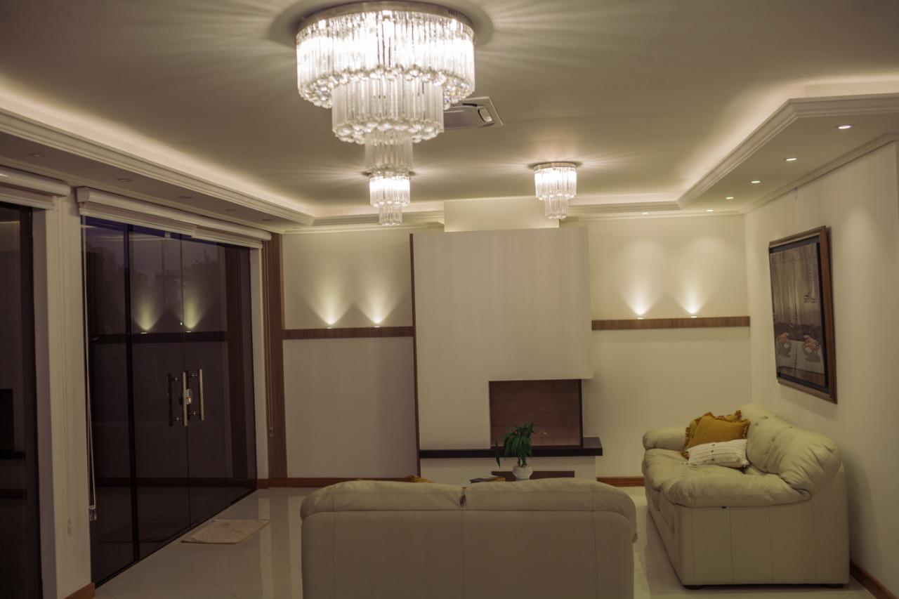 casa alto padrão com 4 suites em hernandarias