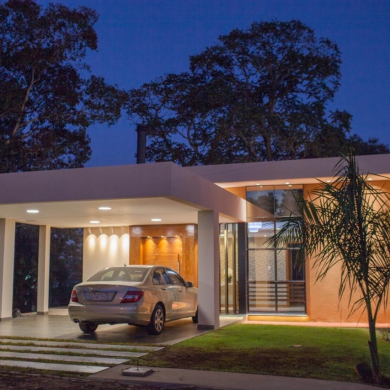 casa alto padrão com 4 suites em hernandarias