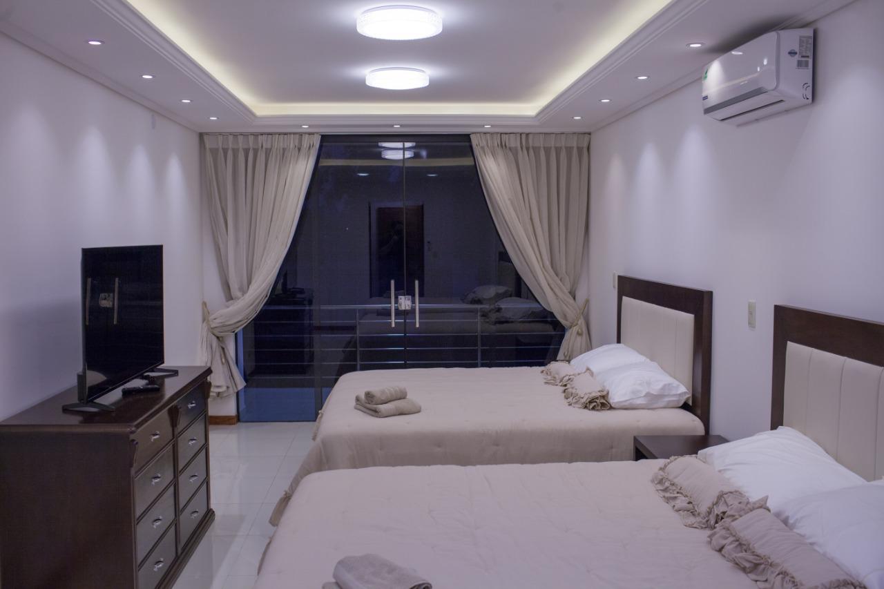 casa alto padrão com 4 suites em hernandarias