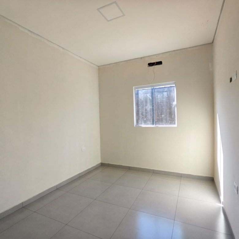 Casa geminada a 7 minutos da UPE CDE