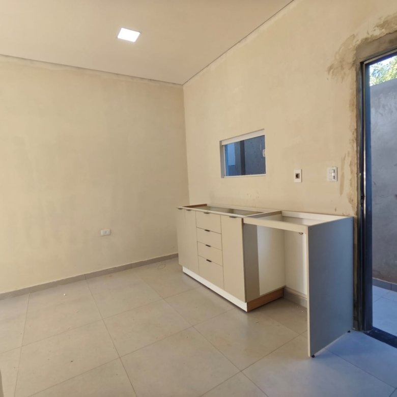 Casa geminada a 7 minutos da UPE CDE