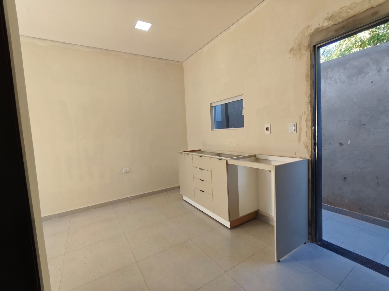 WhatsApp Image 2026-08-10 at 10.14.56 Casa geminada a 7 minutos da UPE CDE