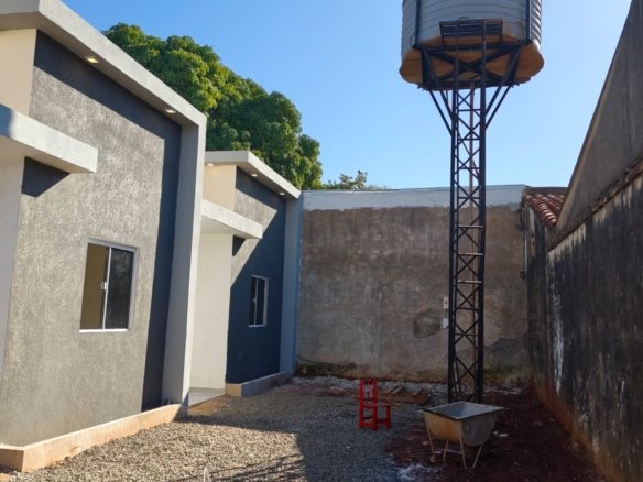 Casa geminada a 7 minutos da UPE CDE