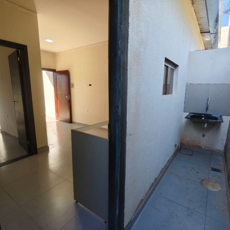 Casa geminada a 7 minutos da UPE CDE