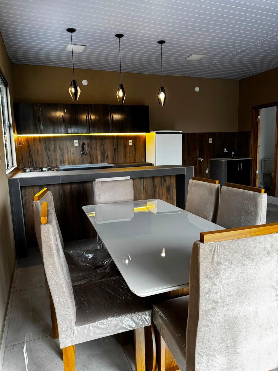 WhatsApp Image 2026-08-11 at 11.25.15 Apartamento semimobiliado em Pdte. Franco a 1.3 km da UPE
