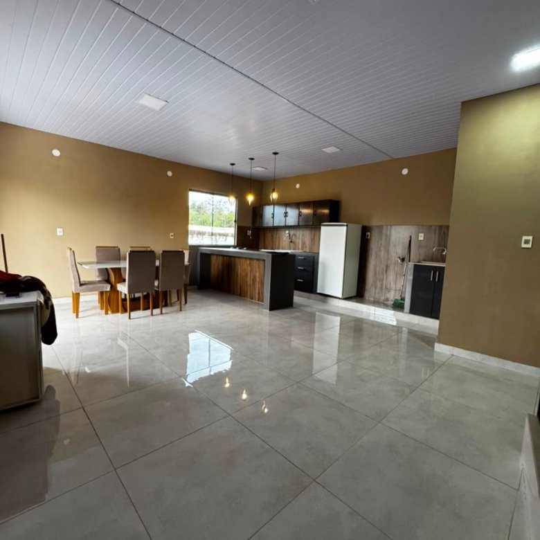 Apartamento semimobiliado em Pdte. Franco a 1.3 km da UPE