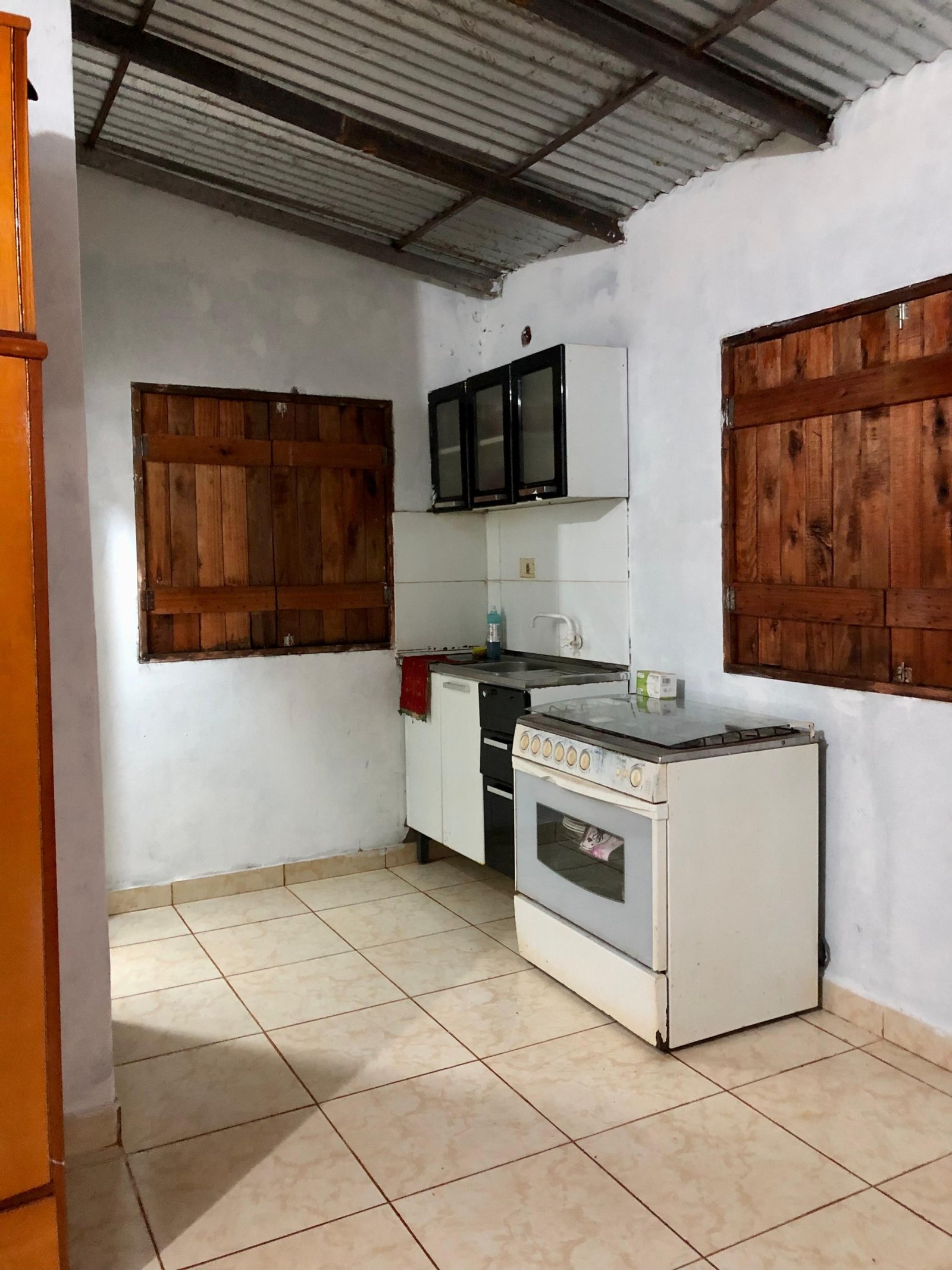 WhatsApp Image 2026-08-17 at 10.47.08 kitnet economica semimobiliada no km8 cde