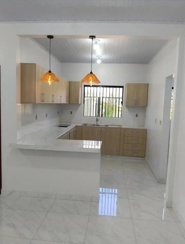 WhatsApp Image 2026-10-07 at 4.43.32 PM (1) Casa 3 quartos disponivel em hernandarias Paraguai