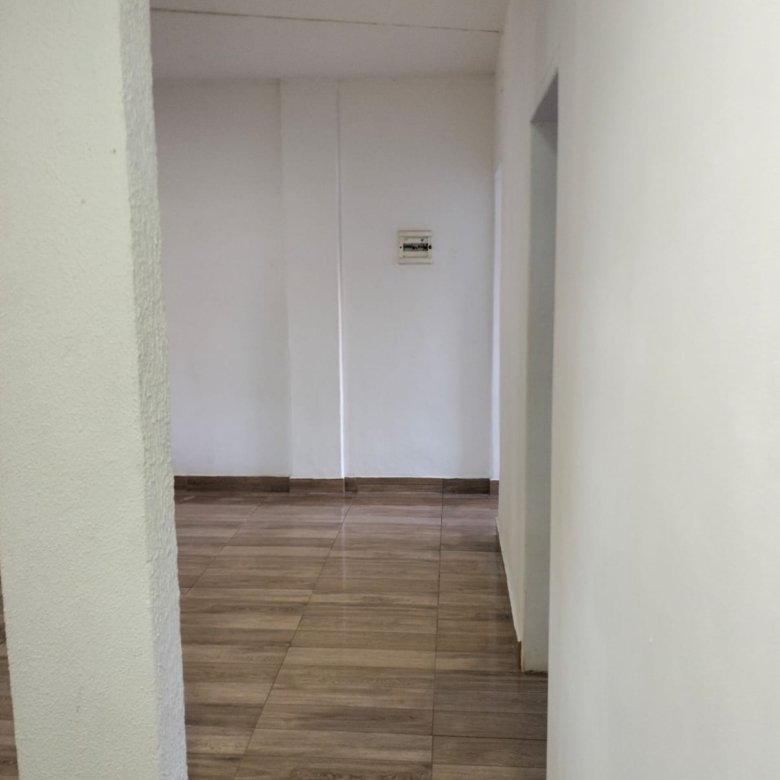 Casa disponivel 2 quartos com patio