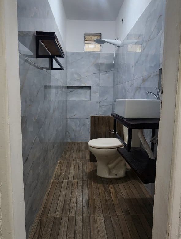 Casa disponivel 2 quartos com patio